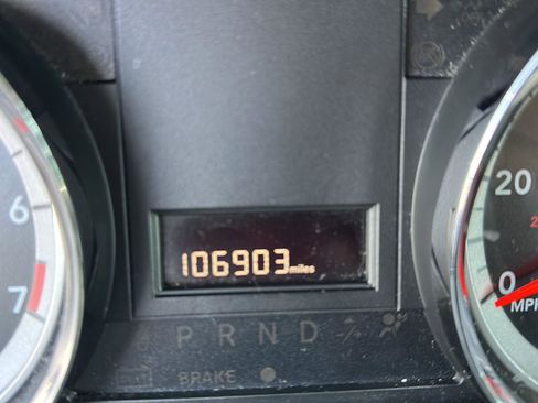 Used 2018 Dodge Grand Caravan SE w/ UConnect Hands-Free Group image 1