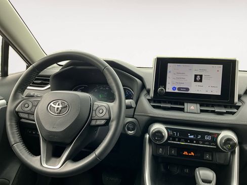 Used 2023 Toyota RAV4 XLE w/ Convenience Package image 11