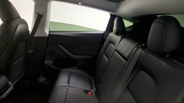 Used 2024 Tesla Model Y 2WD image 40