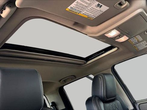 Certified 2024 Nissan Frontier SL RWD image 14