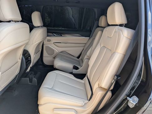 Used 2026 Jeep Grand Cherokee L Limited w/ Limited Altitude Package RWD image 14