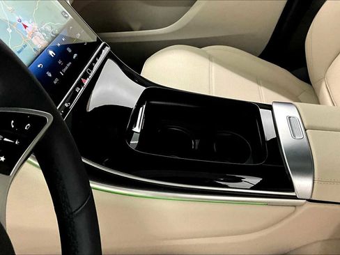 New 2025 Mercedes-Benz GLC 300 image 7