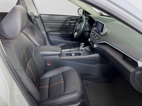 Certified 2022 Nissan Altima 2.5 SR w/ Midnight Edition Package image 26