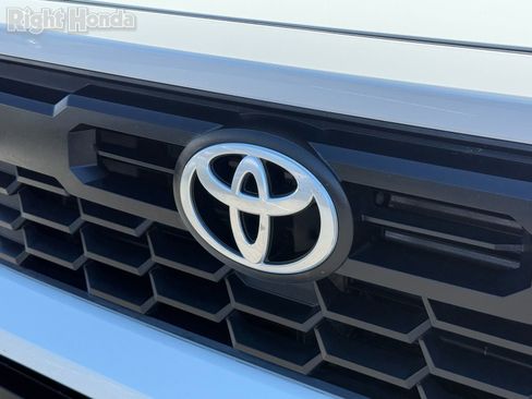 Used 2025 Toyota Tacoma TRD Off-Road image 33