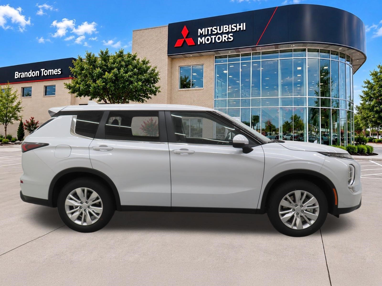 New 2026 Mitsubishi Outlander ES AWD/4WD image 2