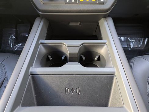 New 2025 Land Rover Defender 130 S image 21