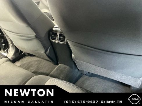Used 2019 Nissan Rogue SV w/ Premium Package FWD image 16