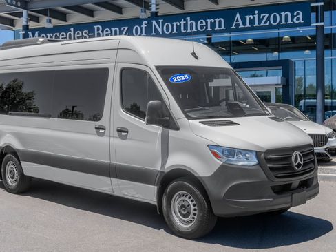 Used 2025 Mercedes-Benz Sprinter 2500 image 1