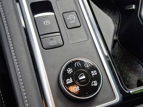 Certified 2025 Nissan Pathfinder SL w/ SL Premium Package image 26