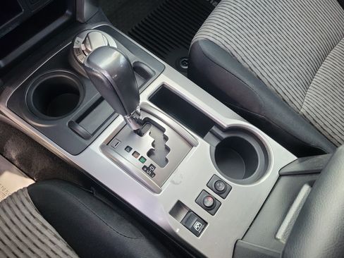 Used 2016 Toyota 4Runner SR5 image 19