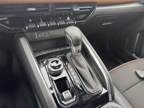 Used 2024 GMC Canyon AT4 w/ Technology Package image 13