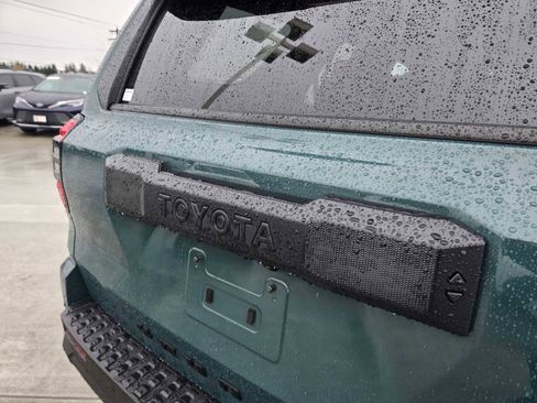 Certified 2025 Toyota 4Runner TRD Off-Road Premium image 18