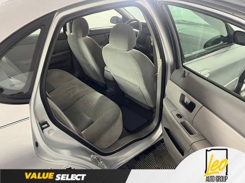 Used 2007 Ford Taurus SE FWD image 11