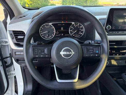 Certified 2023 Nissan Rogue SV FWD image 15