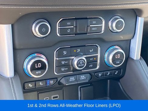 Used 2023 GMC Yukon SLT w/ SLT Luxury Package AWD/4WD image 13