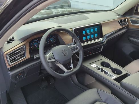 New 2026 Volkswagen Atlas SE image 12