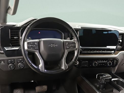 Used 2024 Chevrolet Silverado 1500 RST w/ Z71 Off-Road Package AWD/4WD image 9