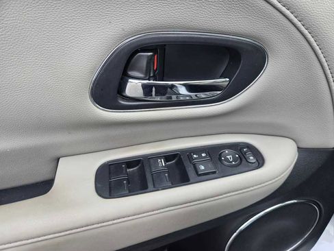 Used 2018 Honda HR-V EX-L image 16