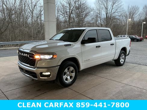 Used 2025 RAM 1500 Big Horn AWD/4WD image 3