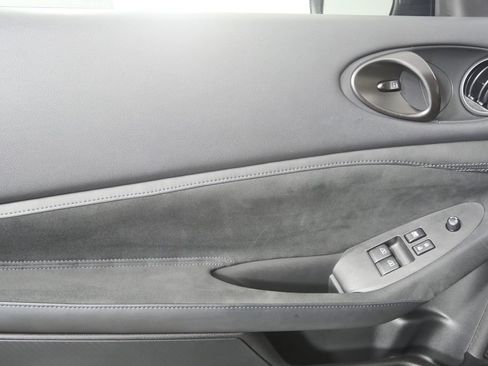 Used 2024 Nissan Z Performance w/ Floor Mat Package RWD image 9