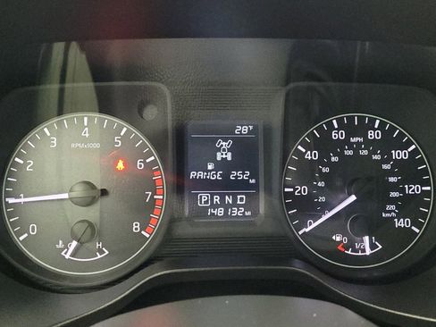 Used 2017 Nissan Titan S image 23