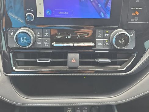Used 2023 Toyota Highlander XSE FWD image 25