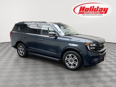 Used 2025 Ford Expedition Active AWD/4WD image 1