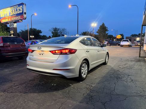 Used 2017 Hyundai Elantra SE FWD image 4