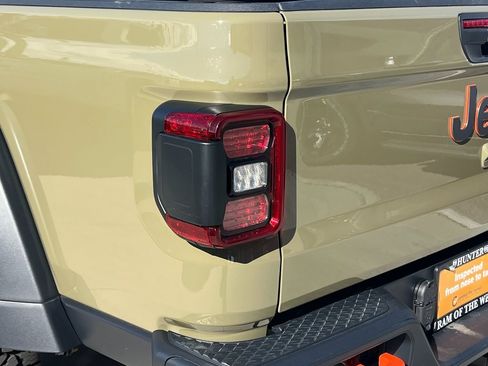 Certified 2025 Jeep Gladiator Mojave w/ Convenience Group image 18