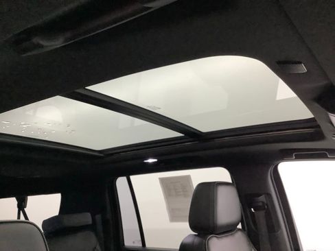 Used 2022 GMC Yukon XL Denali image 23