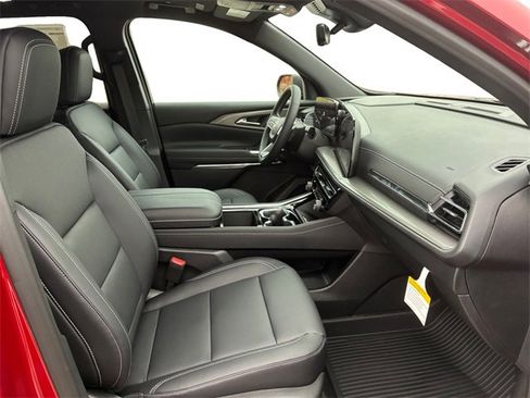 New 2026 Chevrolet Traverse LT image 13