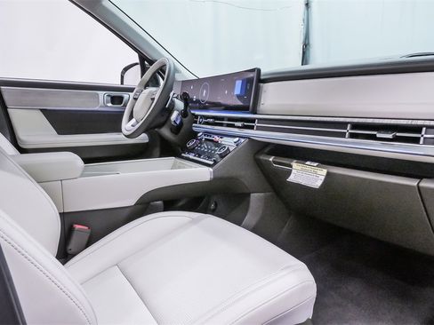 Used 2025 Hyundai Santa Fe Calligraphy image 16