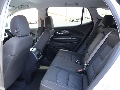 Used 2024 GMC Terrain SLE FWD image 19