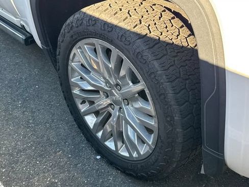 Used 2019 GMC Sierra 1500 Denali w/ Denali Ultimate Package AWD/4WD image 4