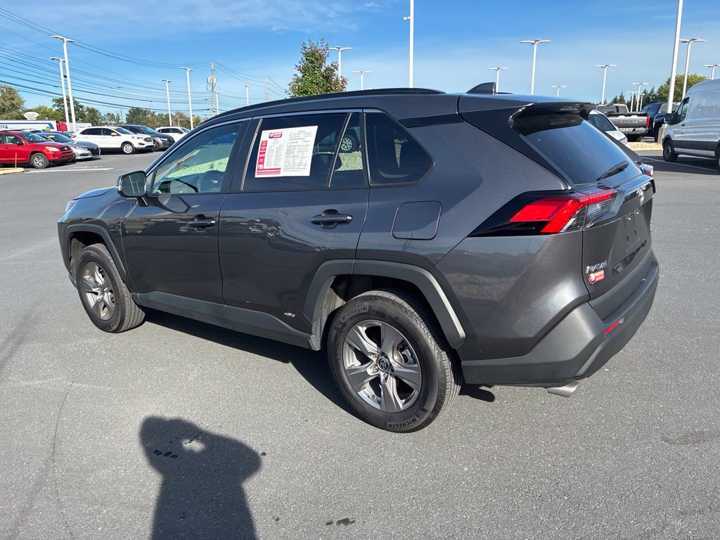 Used 2025 Toyota RAV4 XLE AWD/4WD image 12