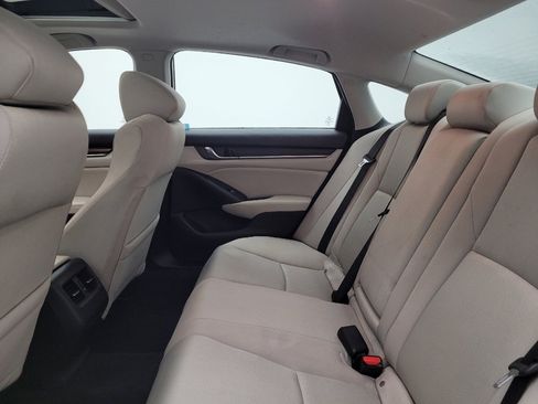 Used 2018 Honda Accord EX image 18