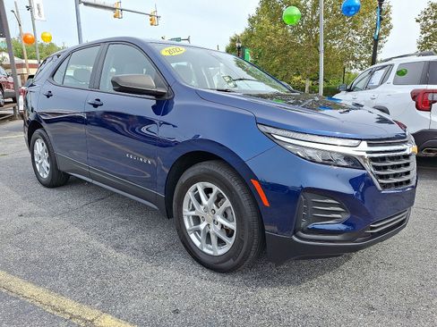 Used 2022 Chevrolet Equinox LS image 6