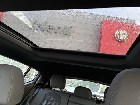 New 2026 Alfa Romeo Tonale Sprint image 25