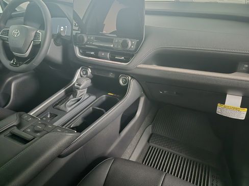 New 2026 Toyota Grand Highlander Limited image 37