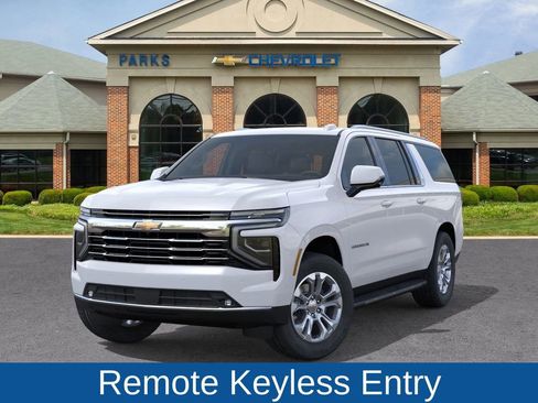 New 2026 Chevrolet Suburban LT image 7