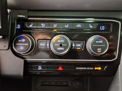 Used 2021 Volkswagen Atlas SEL image 15