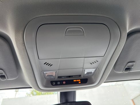 Used 2019 GMC Acadia SLE FWD image 21