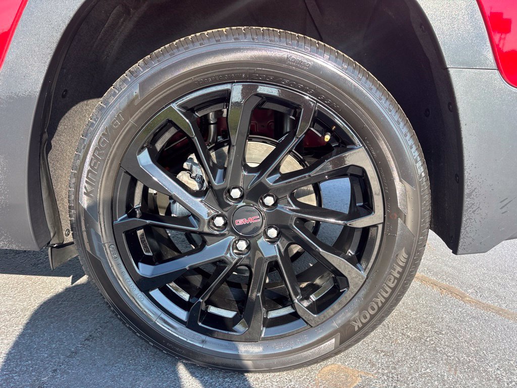 Used 2024 GMC Terrain SLT w/ Elevation Edition FWD image 8