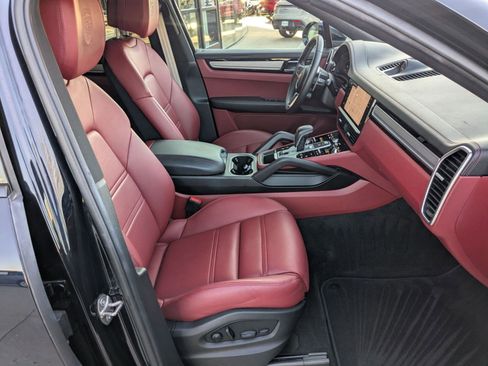 Certified 2023 Porsche Cayenne Coupe image 25