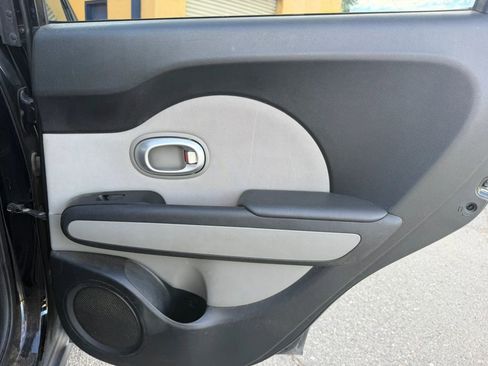 Used 2014 Kia Soul + image 17