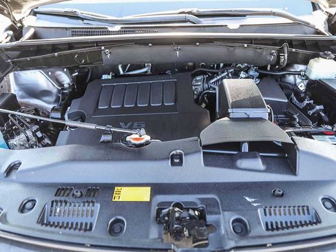 Used 2016 Toyota Highlander Limited image 27