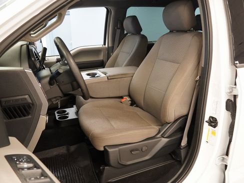 Used 2019 Ford F150 XLT w/ Trailer Tow Package image 3