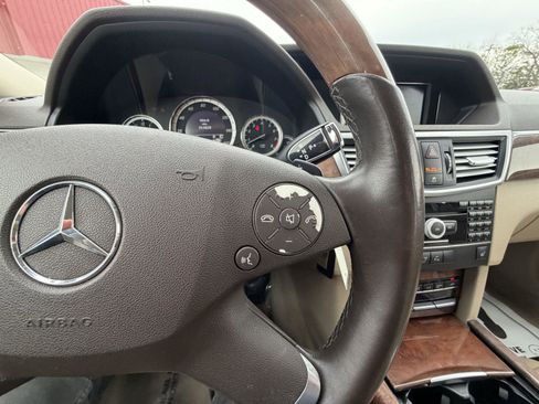 Used 2010 Mercedes-Benz E 350 Sedan image 15