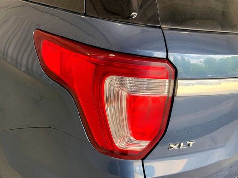 Used 2019 Ford Explorer XLT w/ Class III Trailer Tow Package AWD/4WD image 12