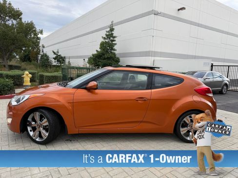 Used 2012 Hyundai Veloster w/ Style Pkg image 6